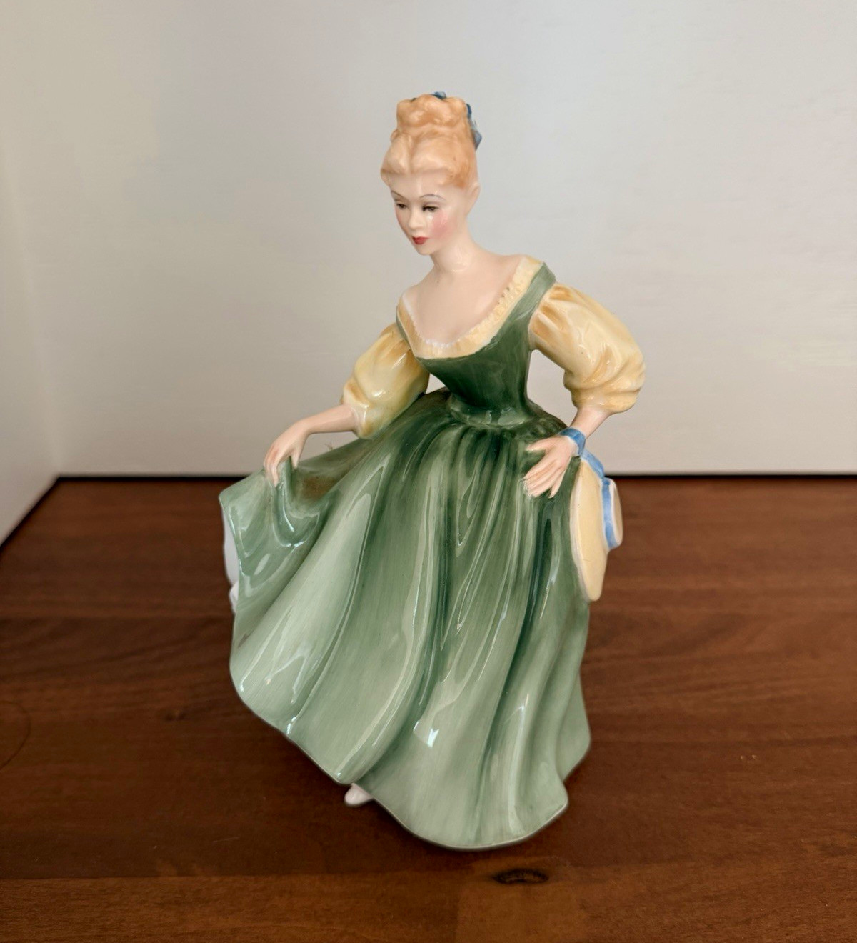 Vintage 1962 Royal Doulton \