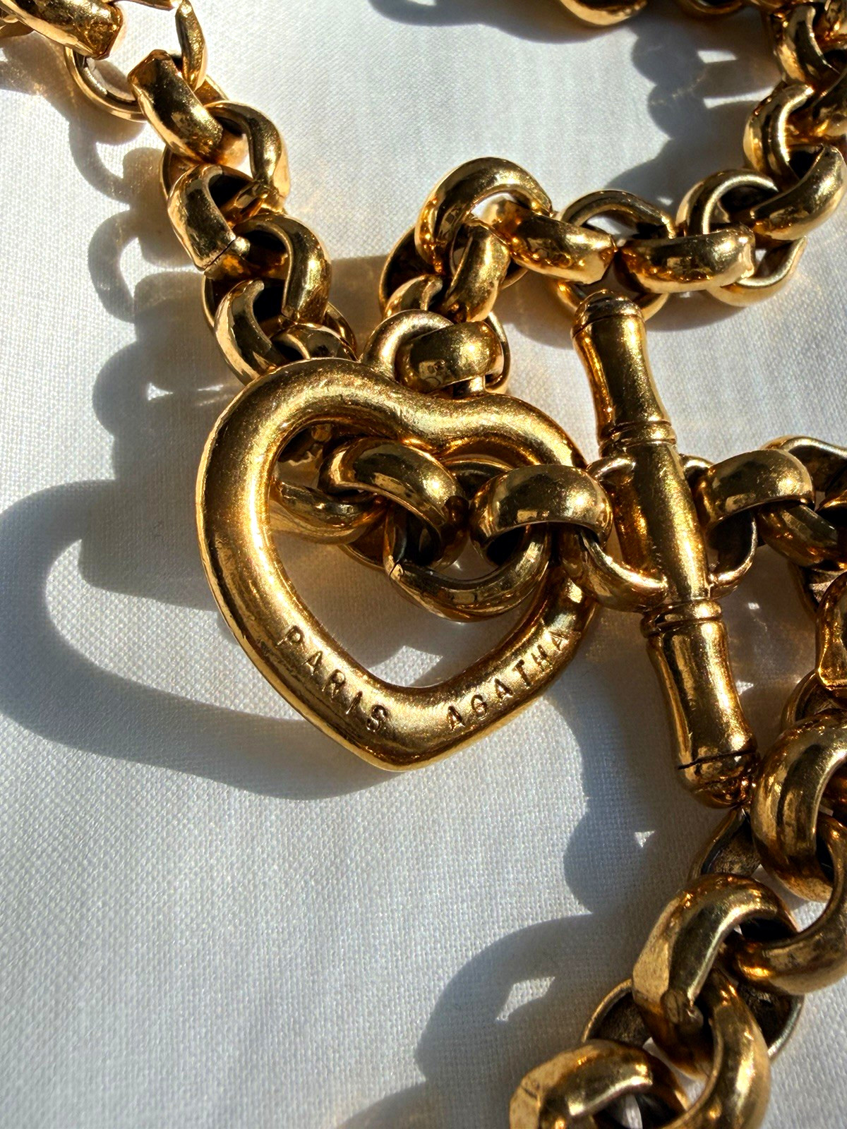 AGATHA Paris Gold Tone Chain Toggle Closure Necklace Blue Stone
