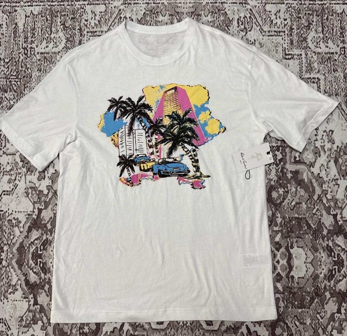 NWT Robert Graham White T-Shirt Tropical City Men’s Size Small $98. F2