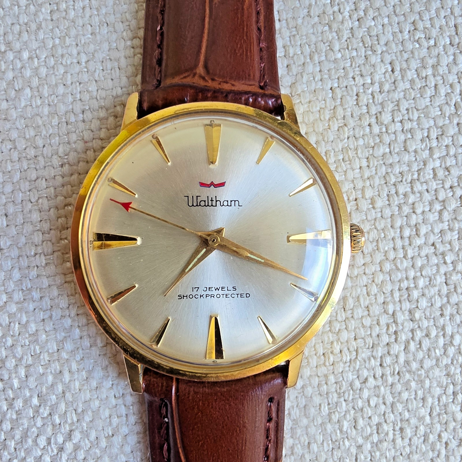 Vintage WALTHAM men\'s manual wind watch ETA 2391  swiss 1960s