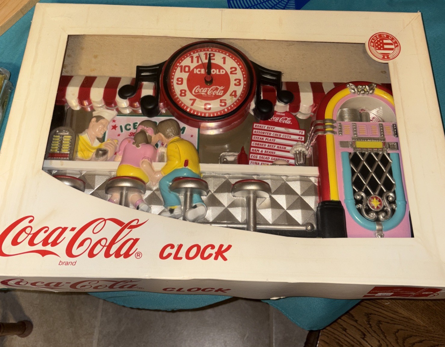 Vintage Collectible Burwood 3D Coca-Cola Soda Ice Cream Parlor Jukebox Clock Vintage Collectible Burwood 3D Coca-Cola Soda Ice Cream Parlor Jukebox Clock