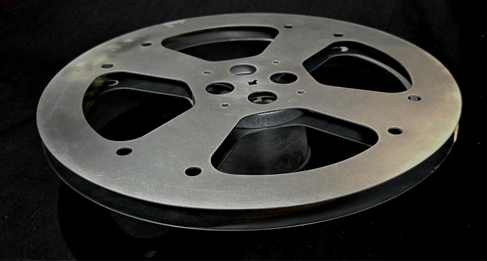 Vintage  16mm  2400' Aluminum House Reel -FREE SHIPPING