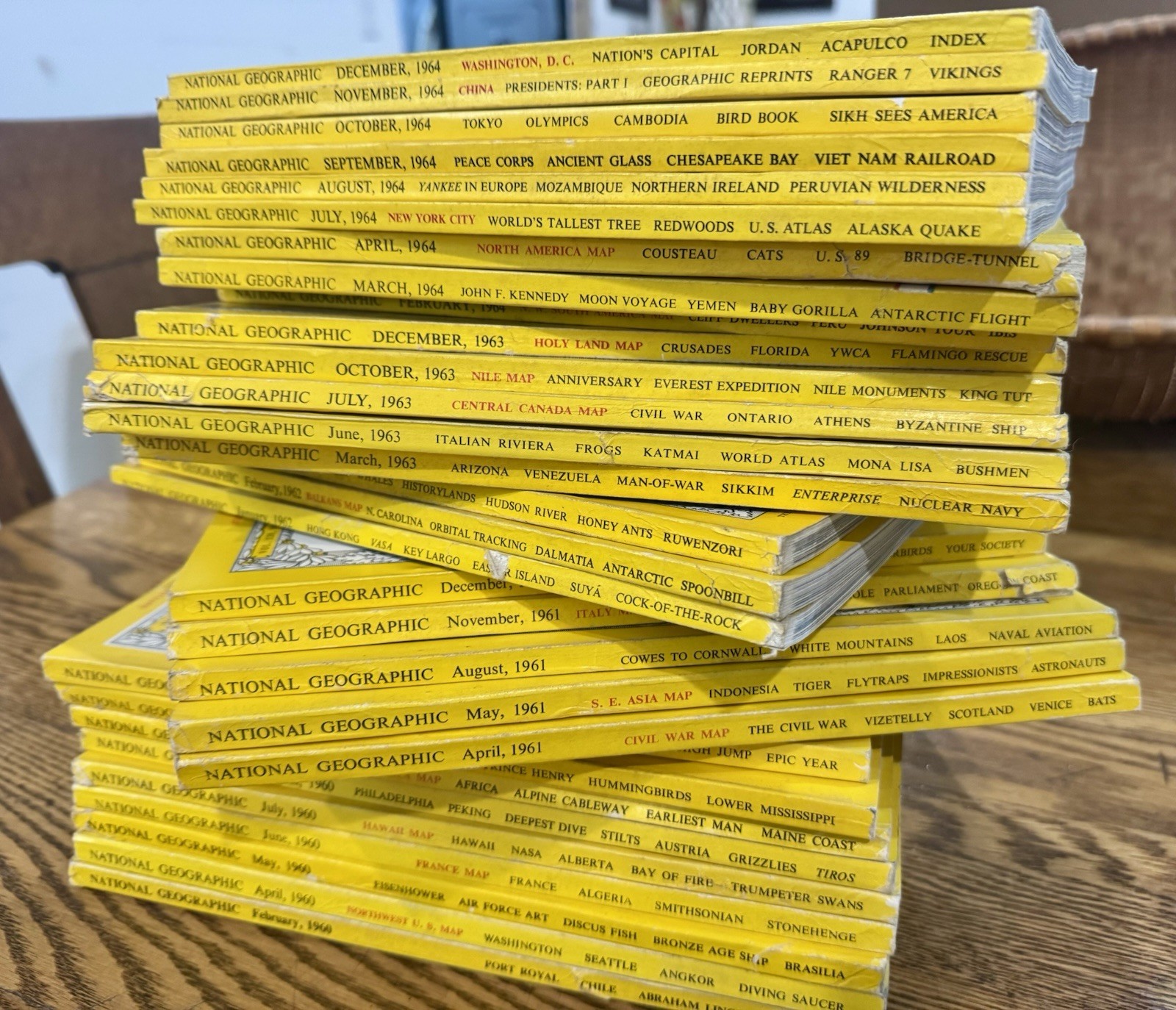 National Geographic Magazine, Lot of 31 Issues, 1960 1961 1962 1963 And 1964