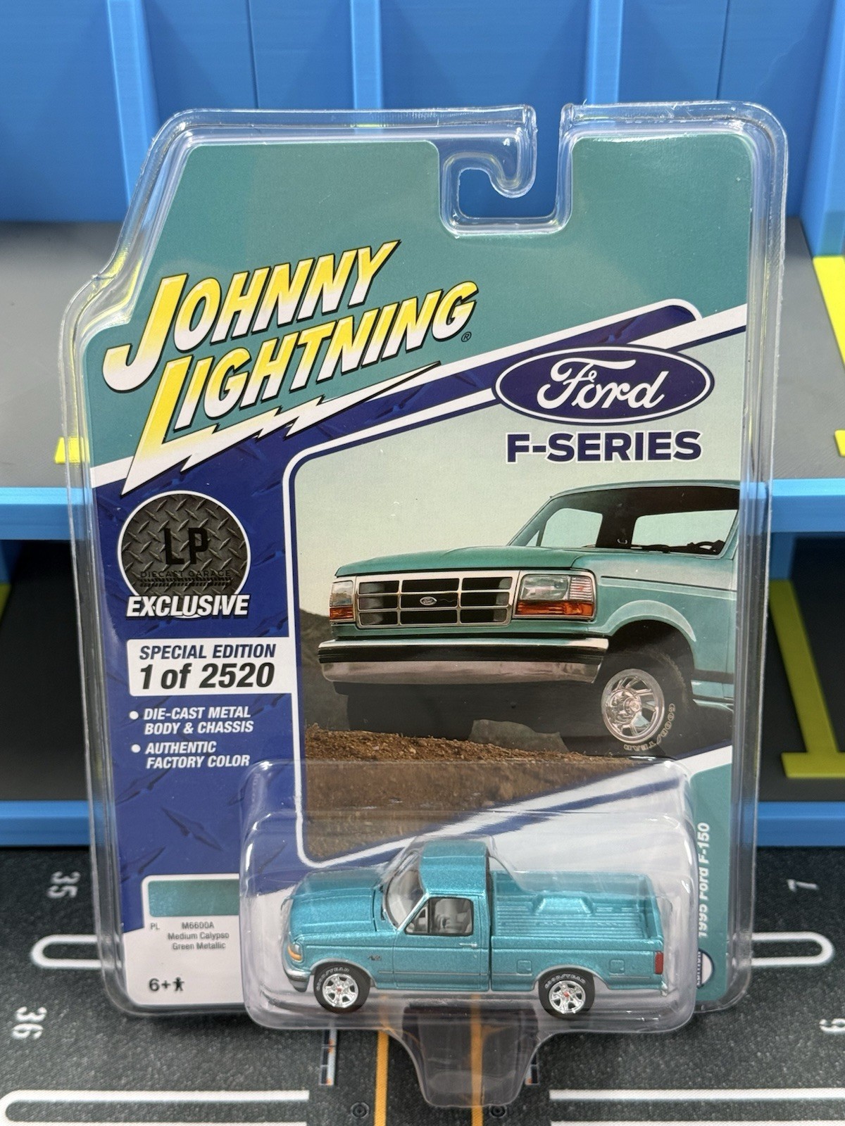 JOHNNY LIGHTNING 1995 Ford F-150 Calypso Green Truck 1:64 Diecast LP Exclusive JOHNNY LIGHTNING 1995 Ford F-150 Calypso Green Truck 1:64 Diecast LP Exclusive