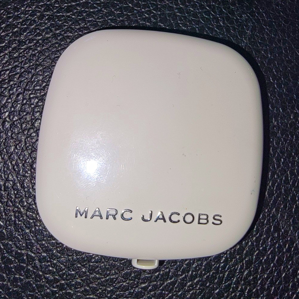 MARC JACOBS Omega Bronze Bronzer Coconut Matte Pressed Powder Tan-tastic 0.13