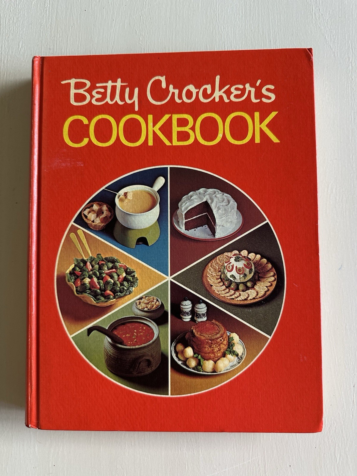 Vintage 1971 Betty Crocker’s Cookbook 9th Printing Hardcover Book EXCELLENT Vintage 1971 Betty Crocker’s Cookbook 9th Printing Hardcover Book EXCELLENT