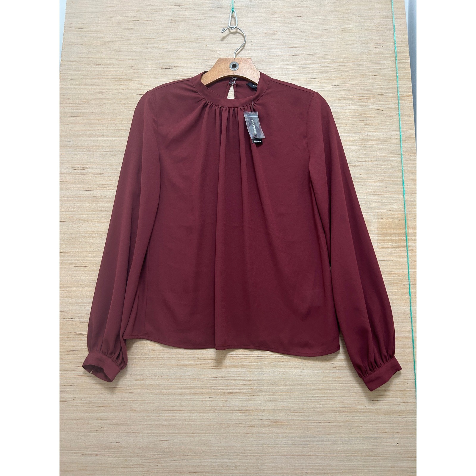 Express Burgundy Mock Neck Pleated Long Sleeve Blouse XS NWT 08654956