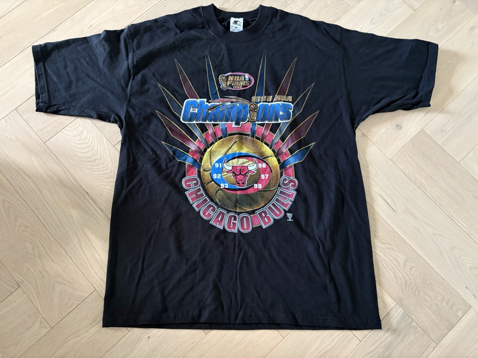 1998 Starter VTG Chicago Bulls NBA Finals Champions Black Tee Shirt Mens Sz XL 1998 Starter VTG Chicago Bulls NBA Finals Champions Black Tee Shirt Mens Sz XL