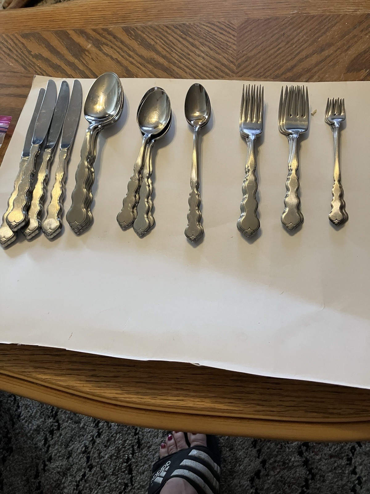 Oneida Distinction Deluxe Stainless 12pc Flatware Set for 4, Glossy Silver