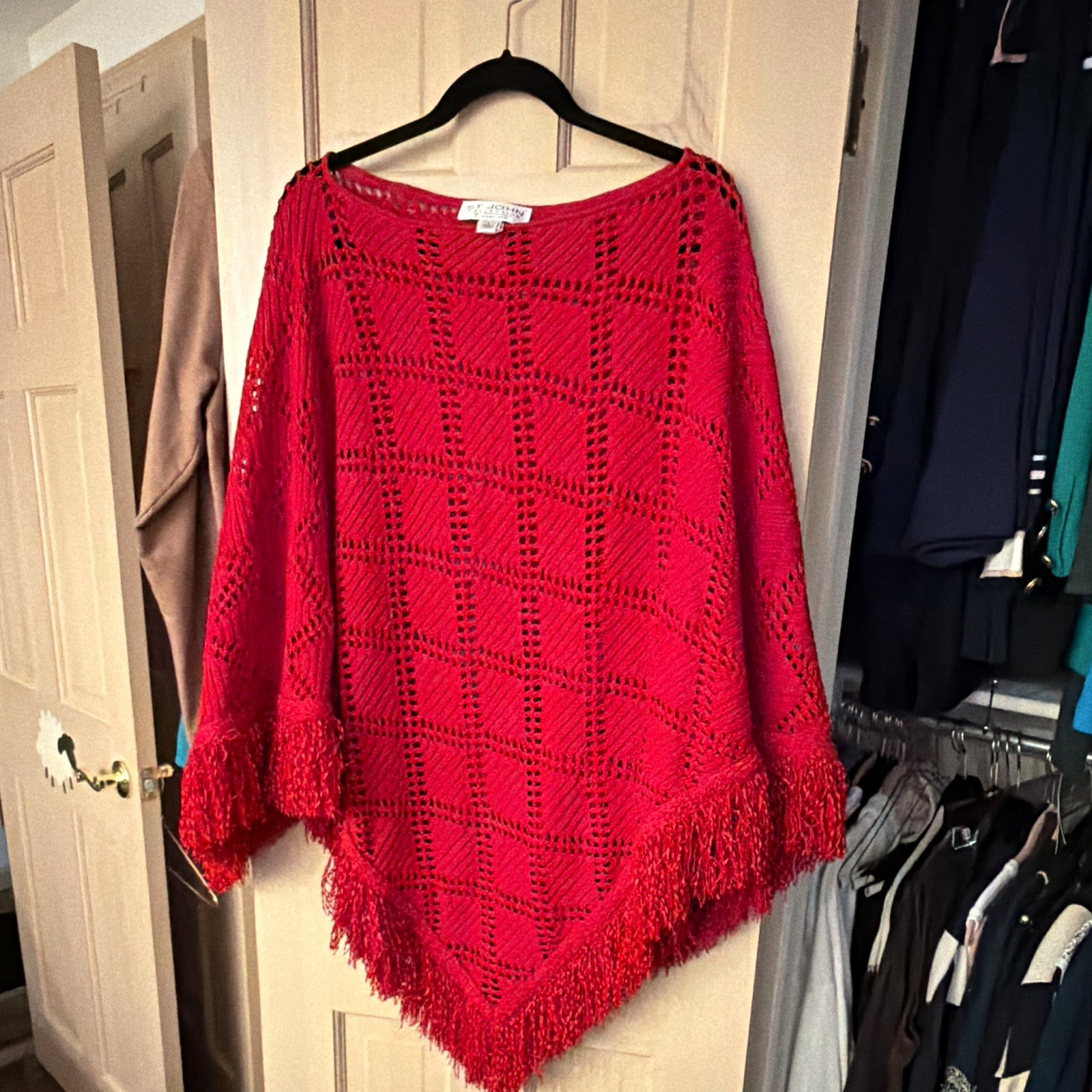St John Collection Russian Red Fringed Poncho sz L St John Collection Russian Red Fringed Poncho sz L