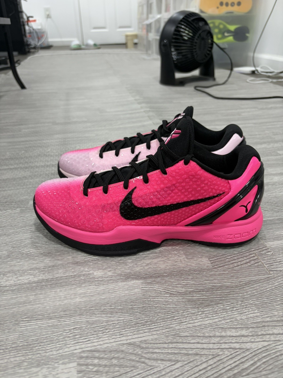 Size 8.5- Zoom Kobe 6 Protro \
