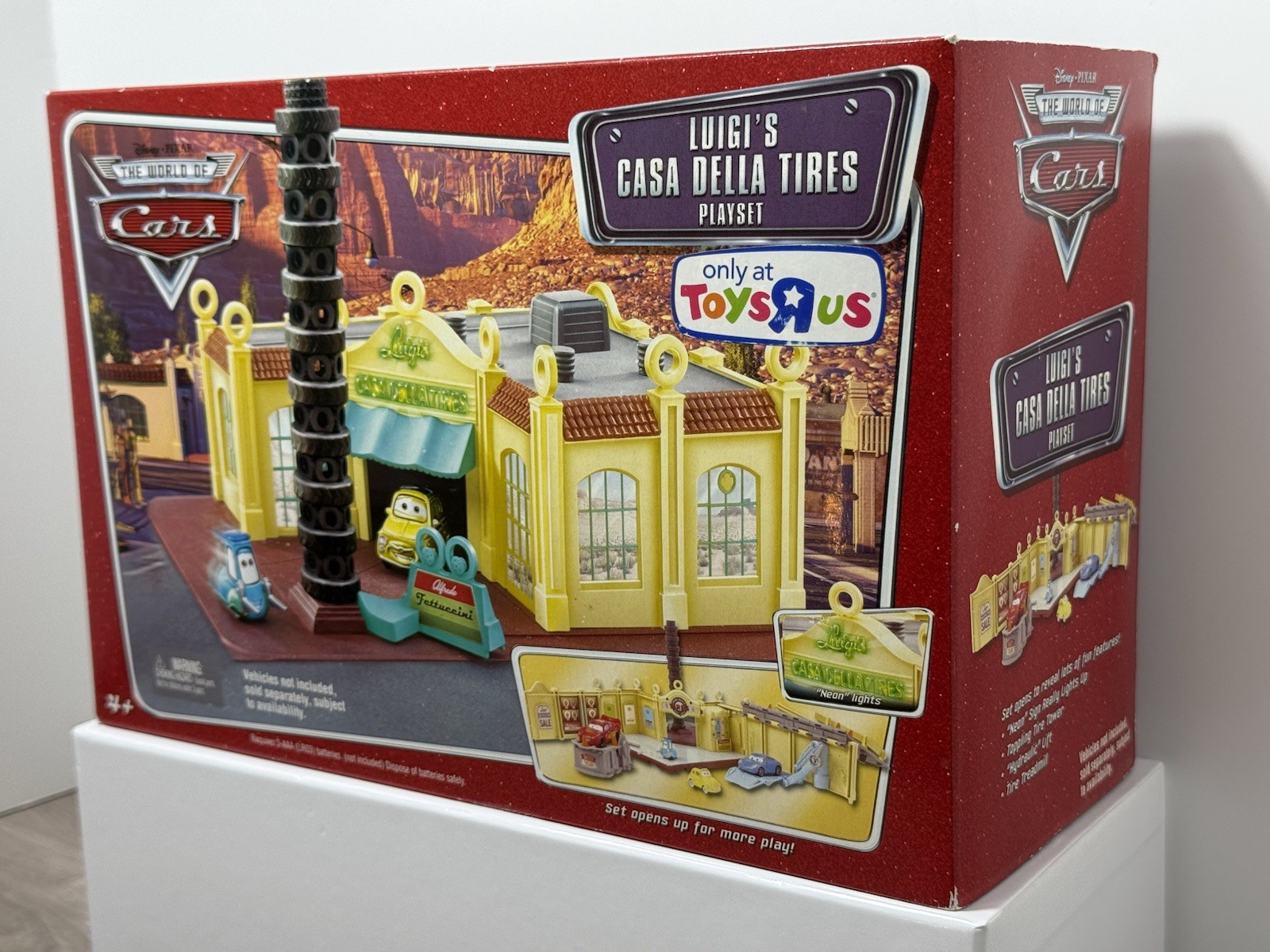 2006 MATTEL CARS LUIGI’S CASA DELLA TIRES PLAYSET TOYS R US EXCLUSIVE SEALED