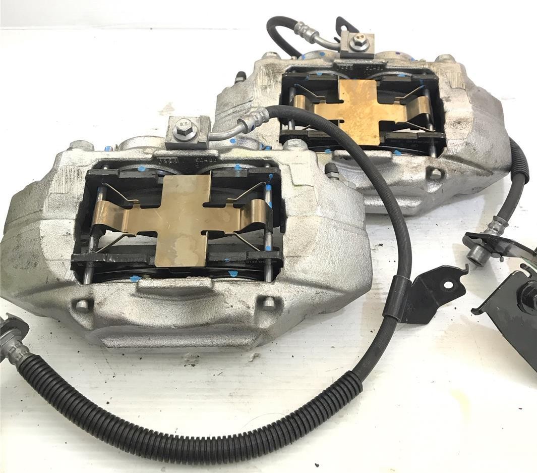 2021-2026 Cadillac Escalade Tahoe Yukon Front Brake Caliper Set 85663428/9