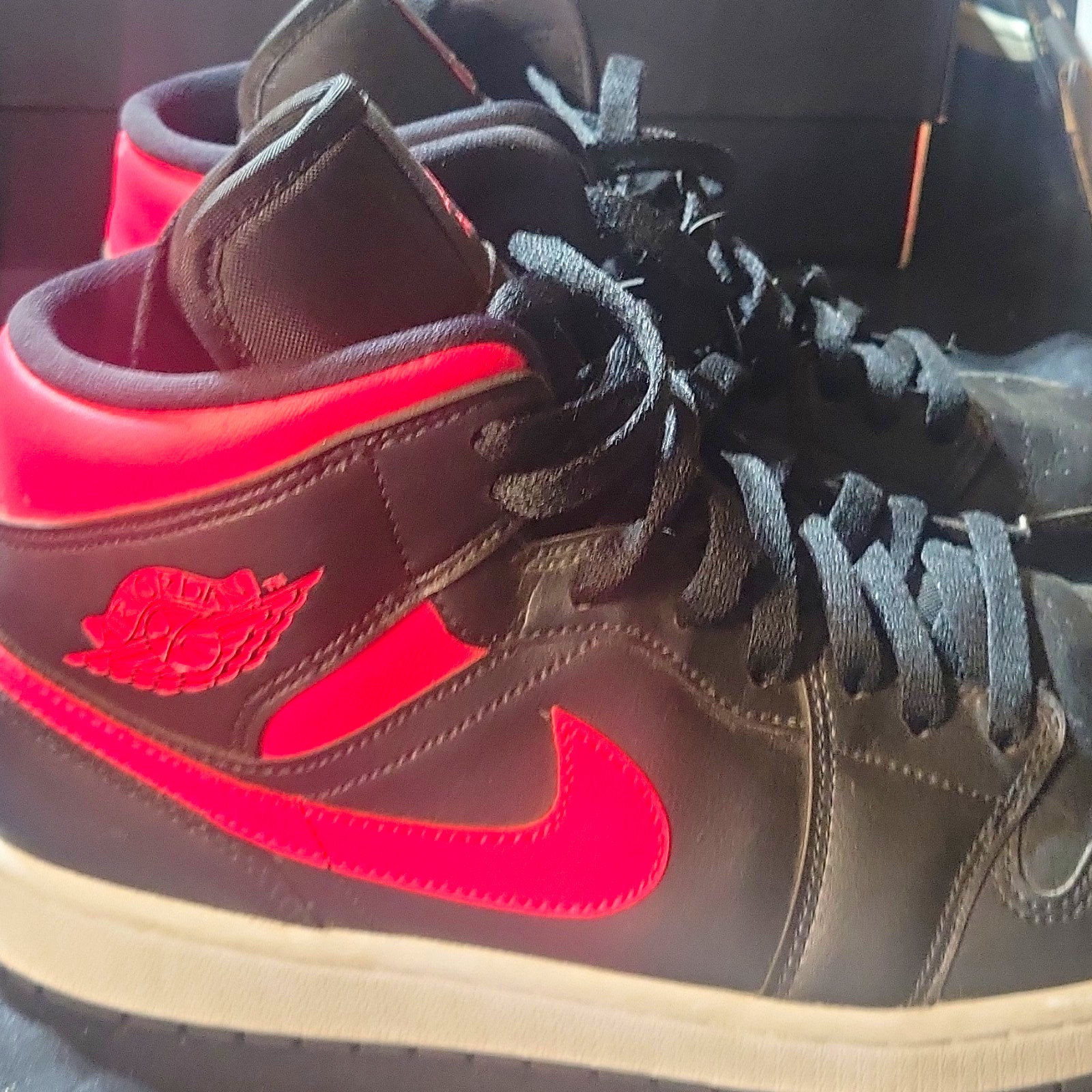 Nike Air Jordan 1 Low Bred Black/Red Colorblock Low Top Lace-Up Men’s