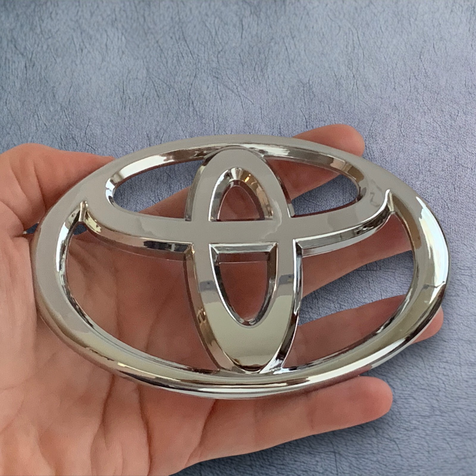 Toyota Grill Emblem Chrome Logo Badge for Corolla Camry Matrix Toyota Grill Emblem Chrome Logo Badge for Corolla Camry Matrix