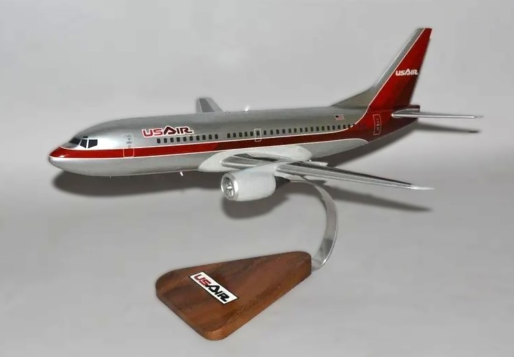 USAir US Air Boeing 737-200 Old Color Desk Display Jet Model 1/100 SC Airplane
