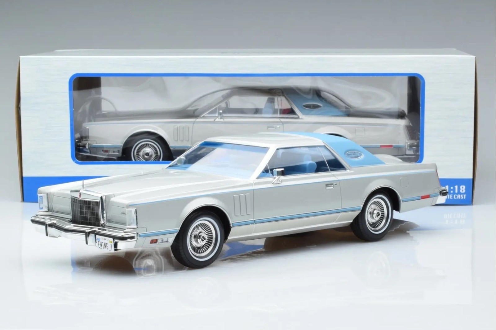 1978 LINCOLN CONTINENTAL MARK V SILVER BLUE 1:18 SCALE BY MCG MCG18403