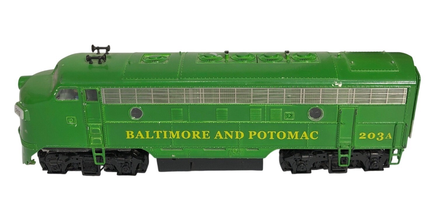 Vintage Lionel Baltimore & Potomac 203A Green Diesel Locomotive Train Model