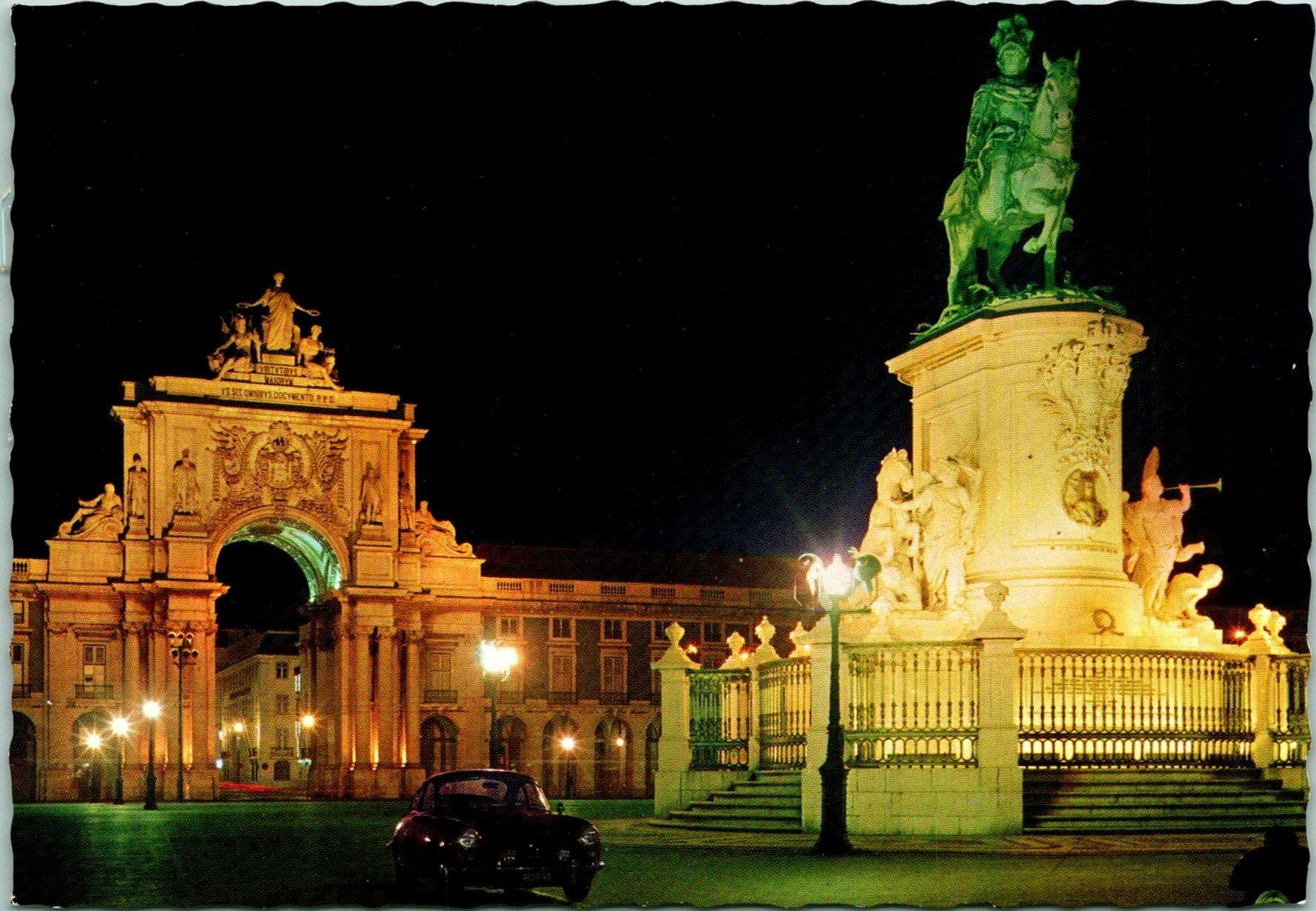 Lisboa Portugal Commerce Square Postcard unused (23514)