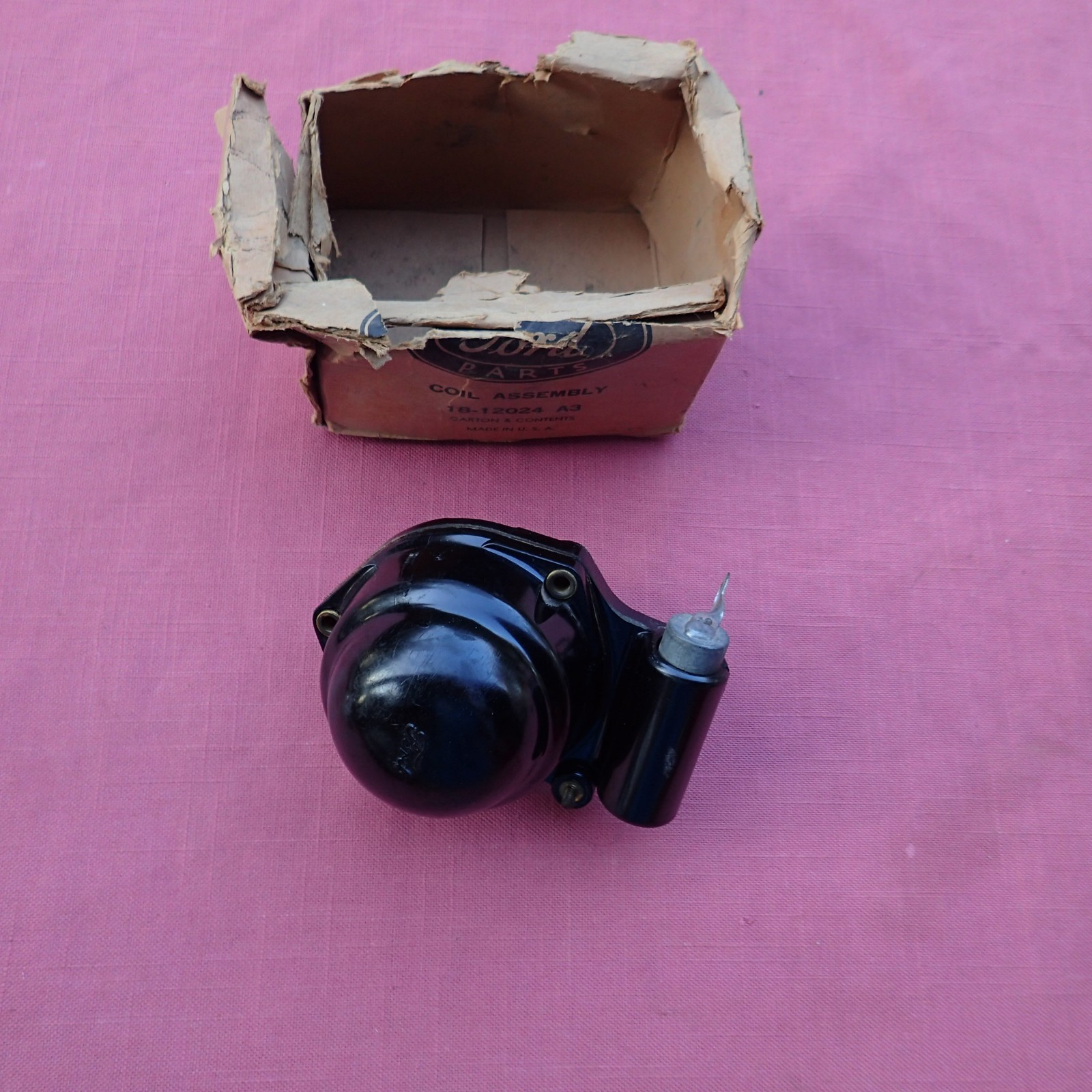 1932-36 Ford Ignition Coil Assembly, NOS 18-12024-A3, flathead