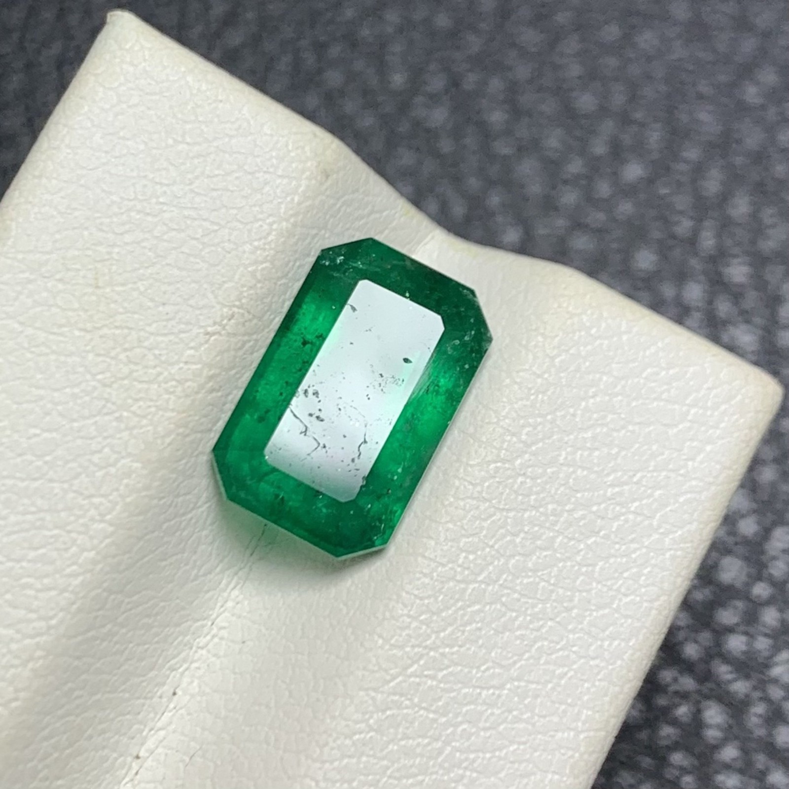 3.15 Ct Natural Swat Emerald Emerald Green Emerald Cut Loose Gemstone From Pak