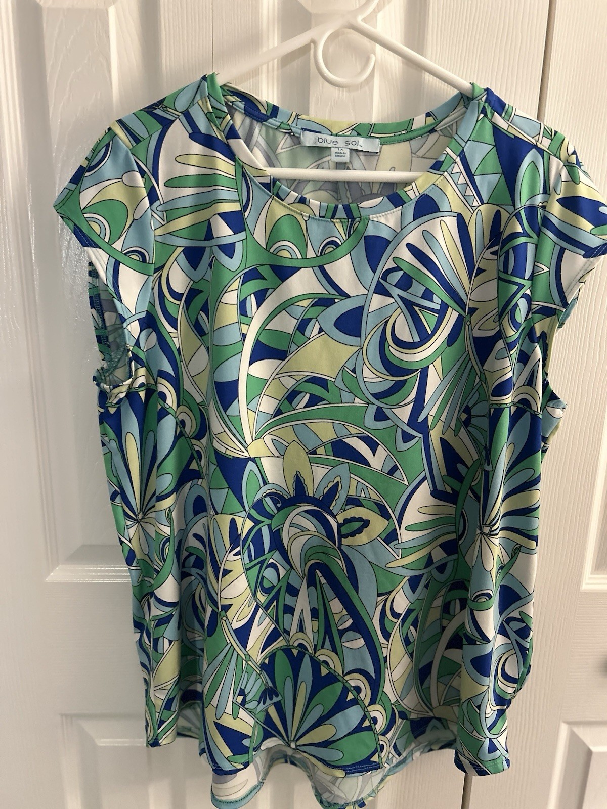 Blue Sol Multicolor Pattern Top Size 1X Blue Sol Multicolor Pattern Top Size 1X