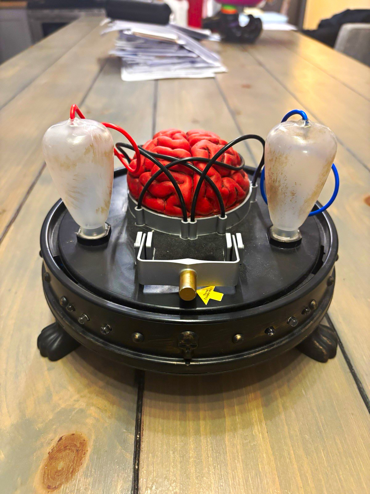 Gemmy 2019 Animated Talking Electric Brain Lab Prop Big Lots Ex. WORKS
