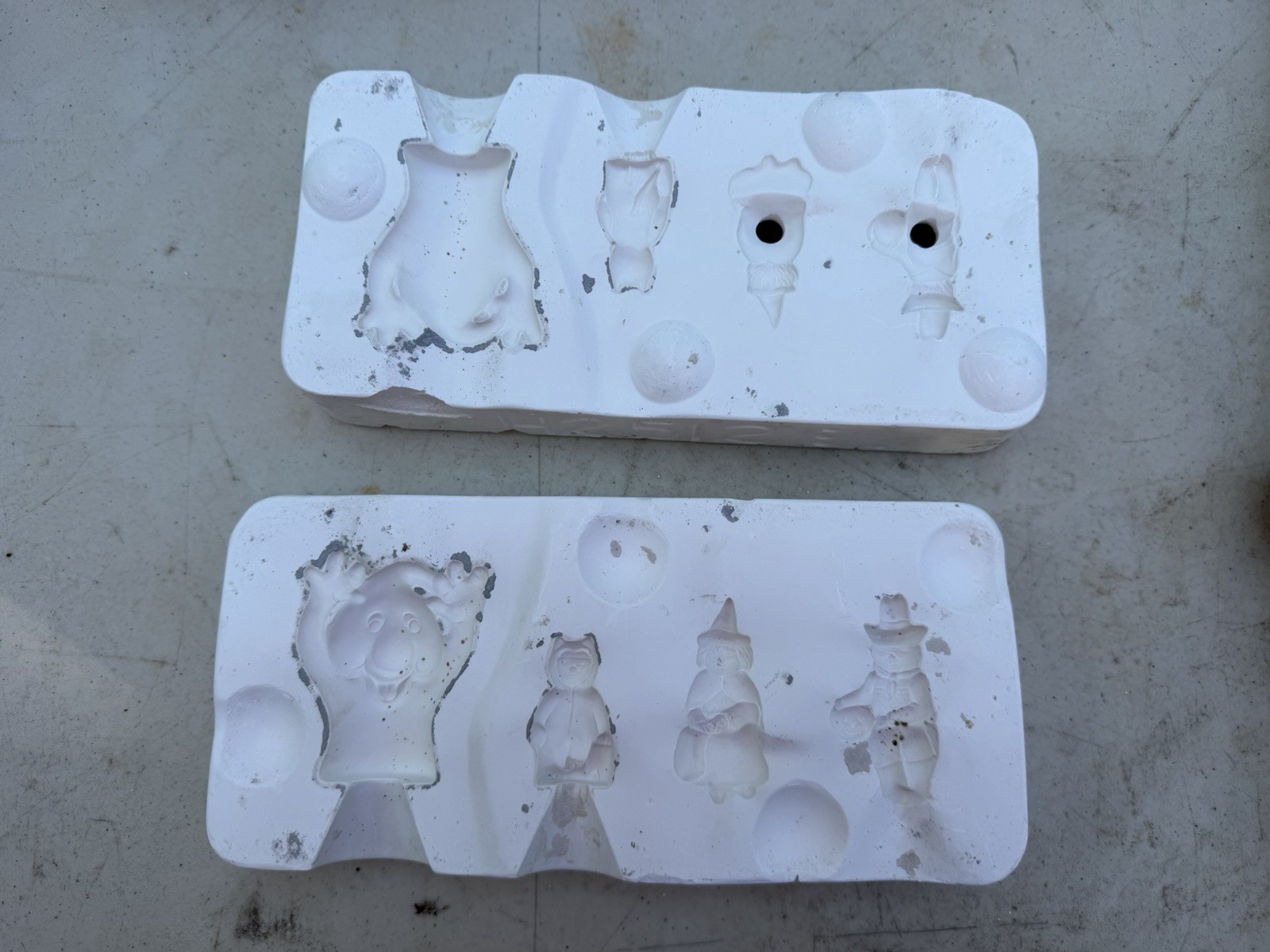 Holland Mold H2512 Halloween Costume Trick or Treaters Ceramic Molds
