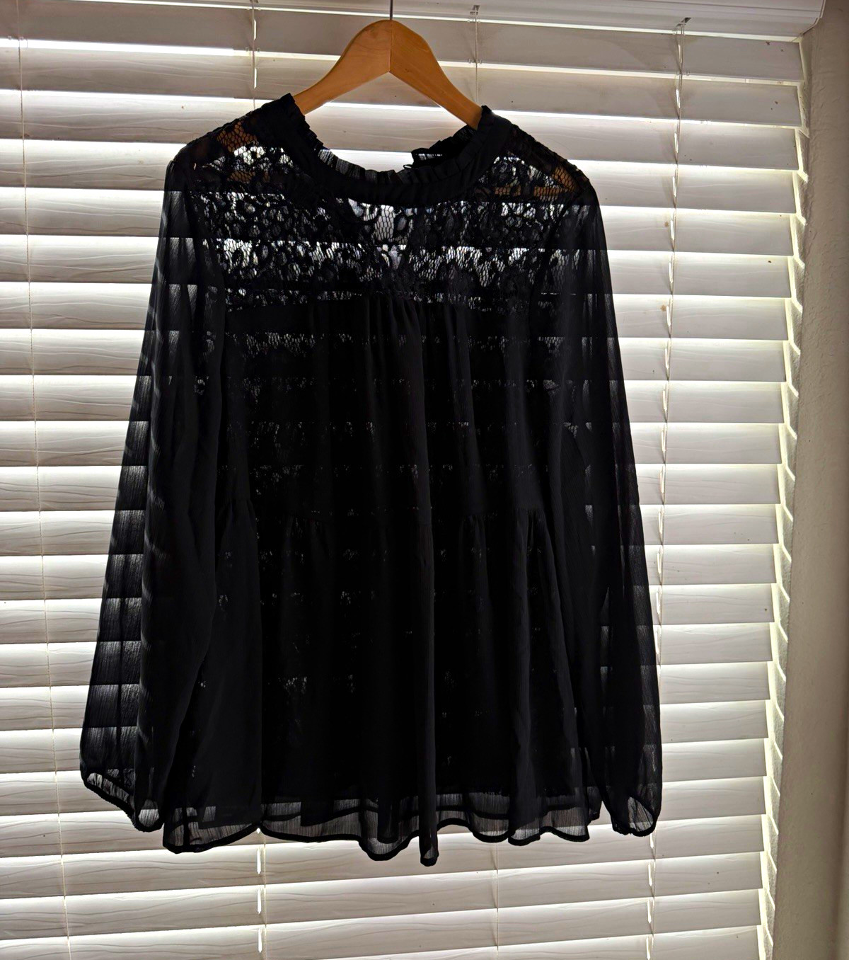 Torrid Women\'s Plus Size 2 Black Sheer Lace Ruffle Long Sleeve Blouse
