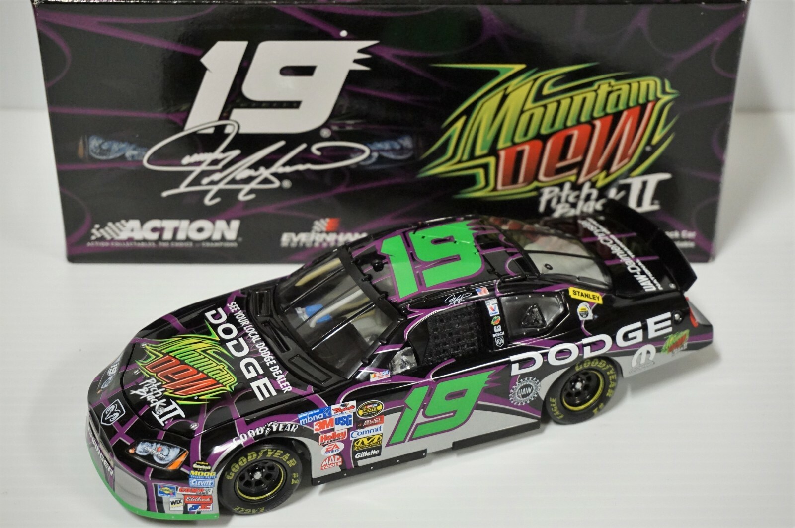 1/24 Jeremy Mayfield #19 Mountain Dew/Pitch Black 2005 Dodge Charger Action Car 1/24 Jeremy Mayfield #19 Mountain Dew/Pitch Black 2005 Dodge Charger Action Car