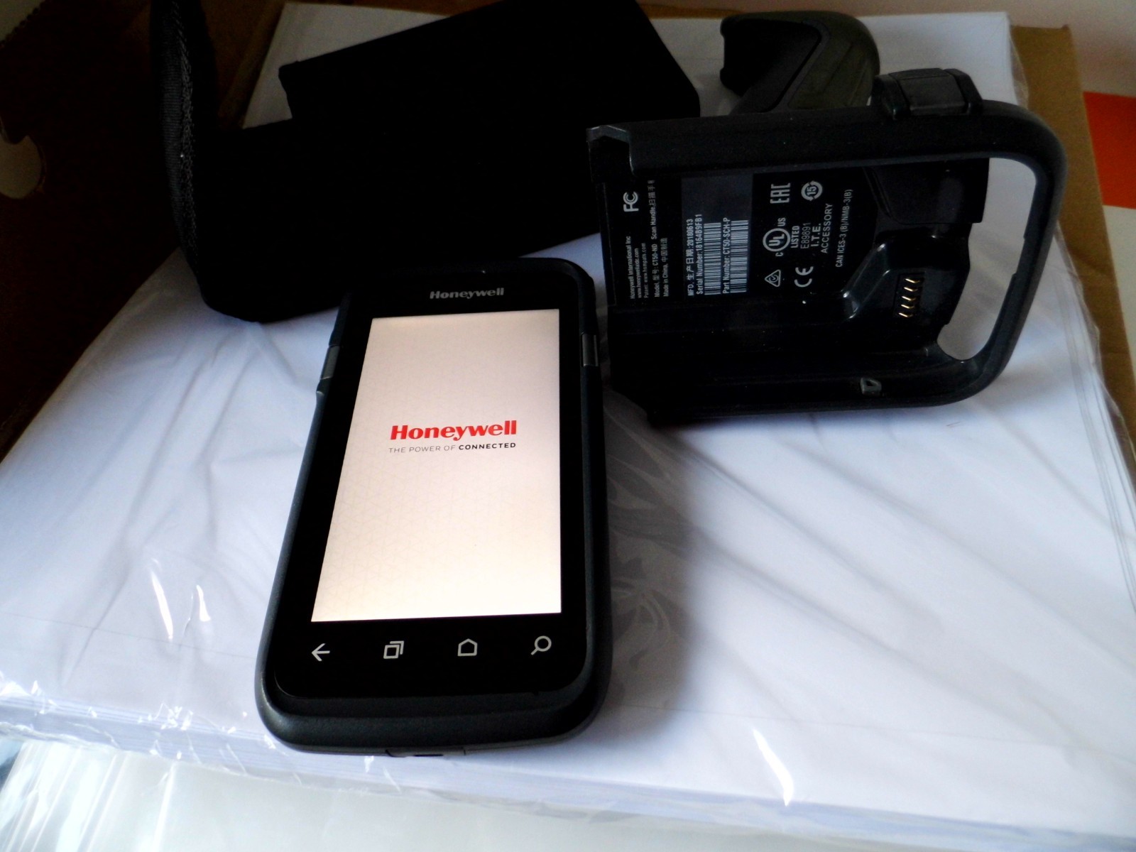 Honeywell Dolphin CT60 MDE device barcode scanner Android Wi-Fi, handle, bag Honeywell Dolphin CT60 MDE device barcode scanner Android Wi-Fi, handle, bag