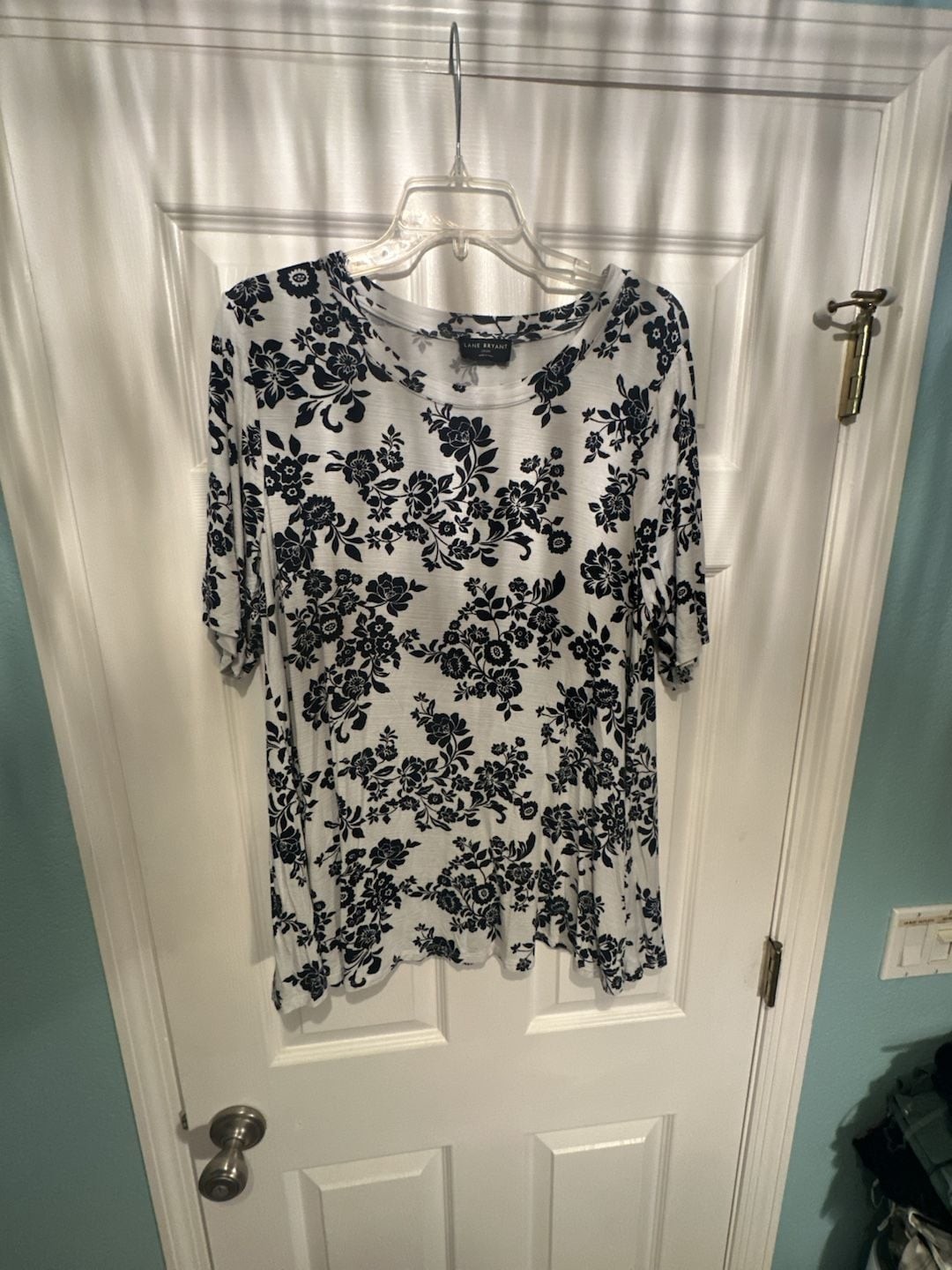 Lane Bryant Floral Print 3/4 Sleeve Tunic Top Size 18/20 White Black
