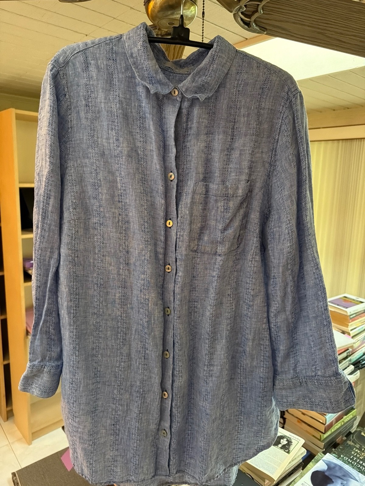 Chico\'s No Iron Blue Button-Up tunic Size 1.5 US 12/14