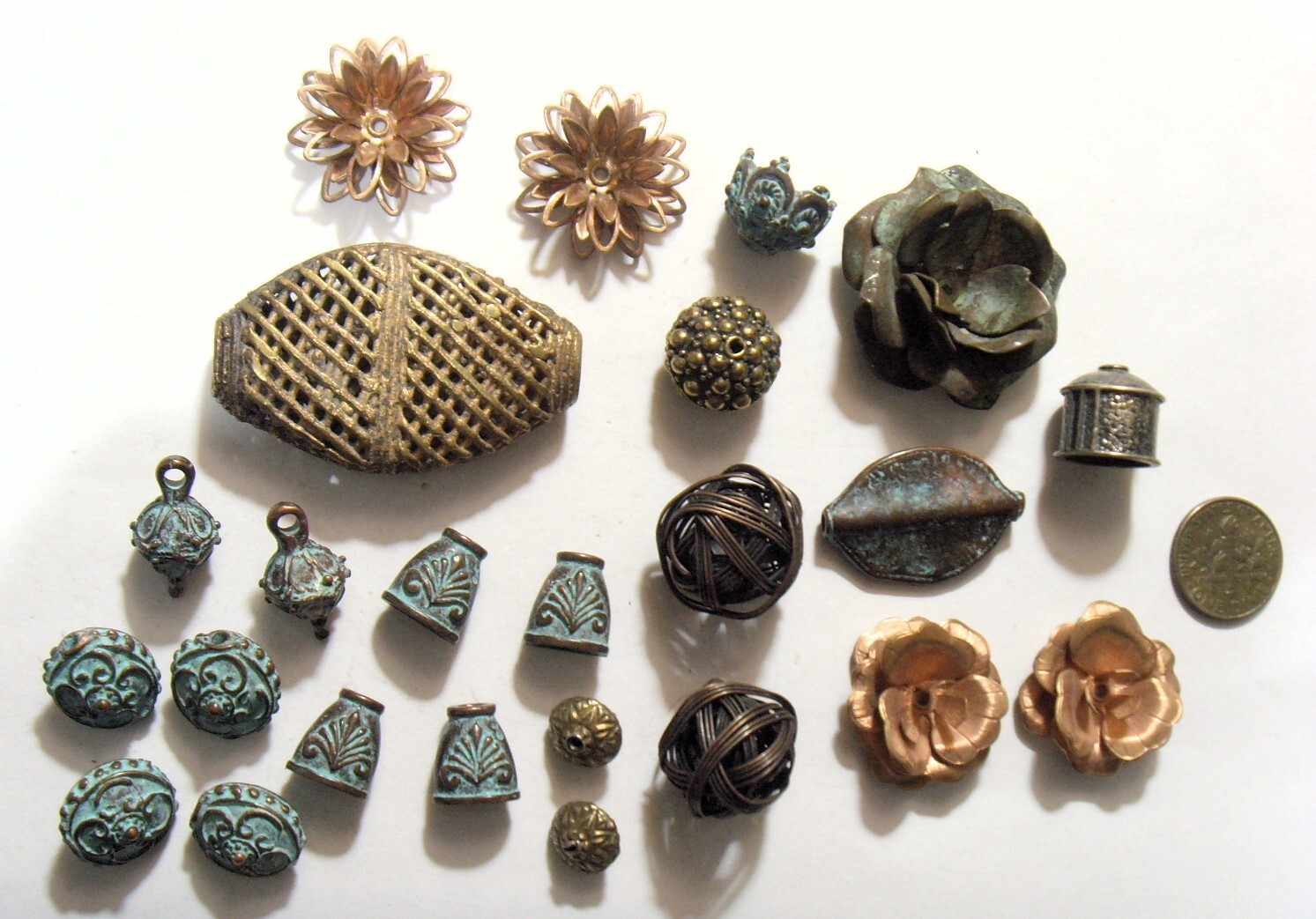 24 antique assorted metal sculptured collector ethnic beads lot 53522