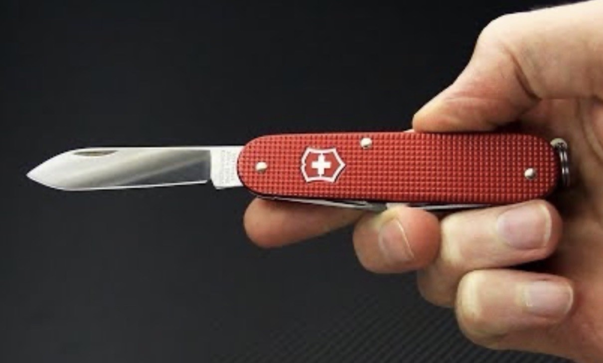 Victorinox Swiss Army Cadet Red Alox Pocket Knife New in Box Model 0.2601.20R-X1 Victorinox Swiss Army Cadet Red Alox Pocket Knife New in Box Model 0.2601.20R-X1