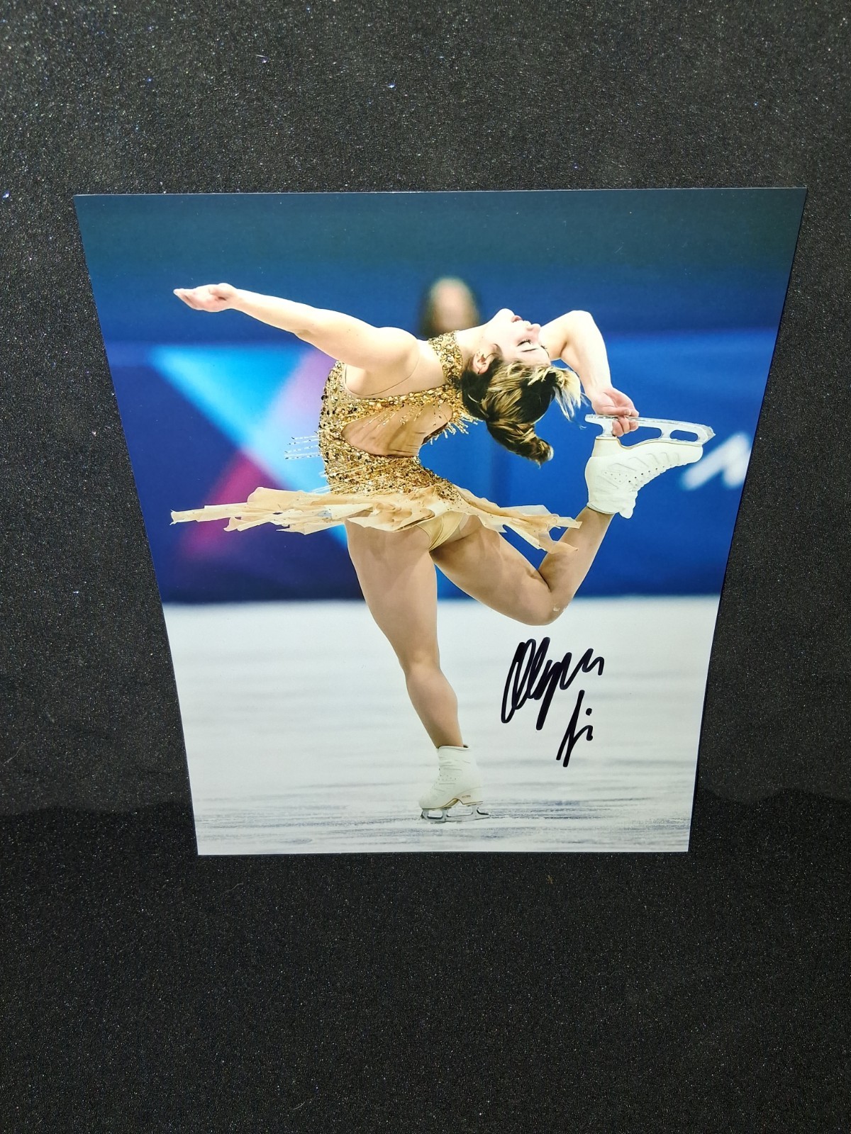 Alysa Liu 2026 Olympic Gold Medalist Figure Skater Autograph Signed 8x10 & COA Alysa Liu 2026 Olympic Gold Medalist Figure Skater Autograph Signed 8x10 & COA