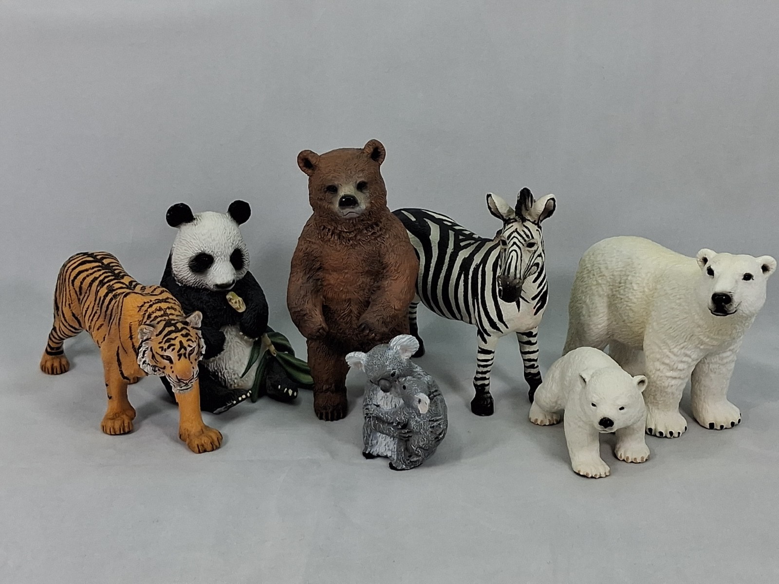 Schleich Safari Wild Animals Mixed Lot Figurines Tiger Zebra Grizzly Polar Bears Schleich Safari Wild Animals Mixed Lot Figurines Tiger Zebra Grizzly Polar Bears
