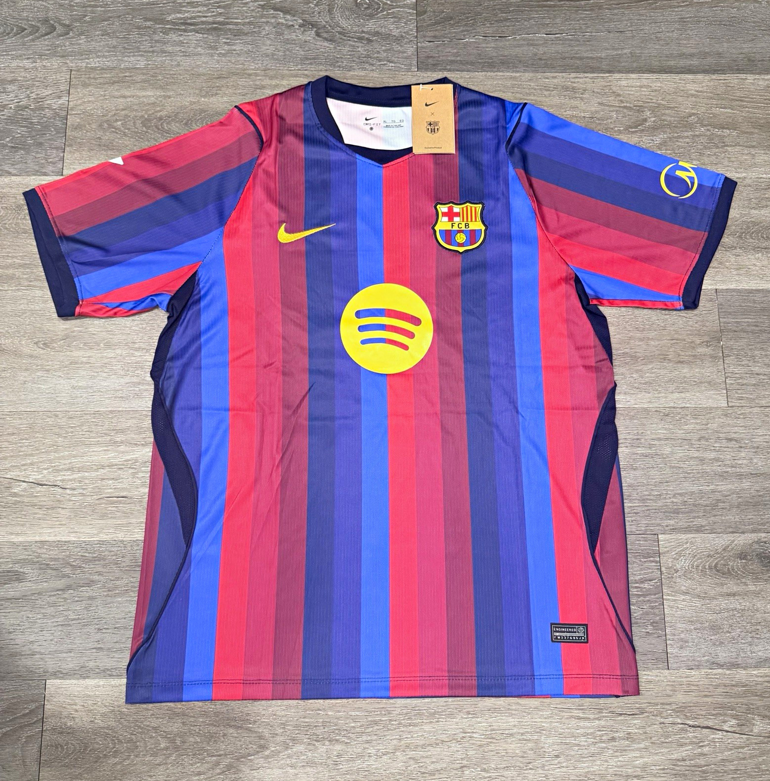 Nike FC Barcelona Raphinha #11 Home Soccer Kit with La Liga badge. Men’s Large Nike FC Barcelona Raphinha #11 Home Soccer Kit with La Liga badge. Men’s Large