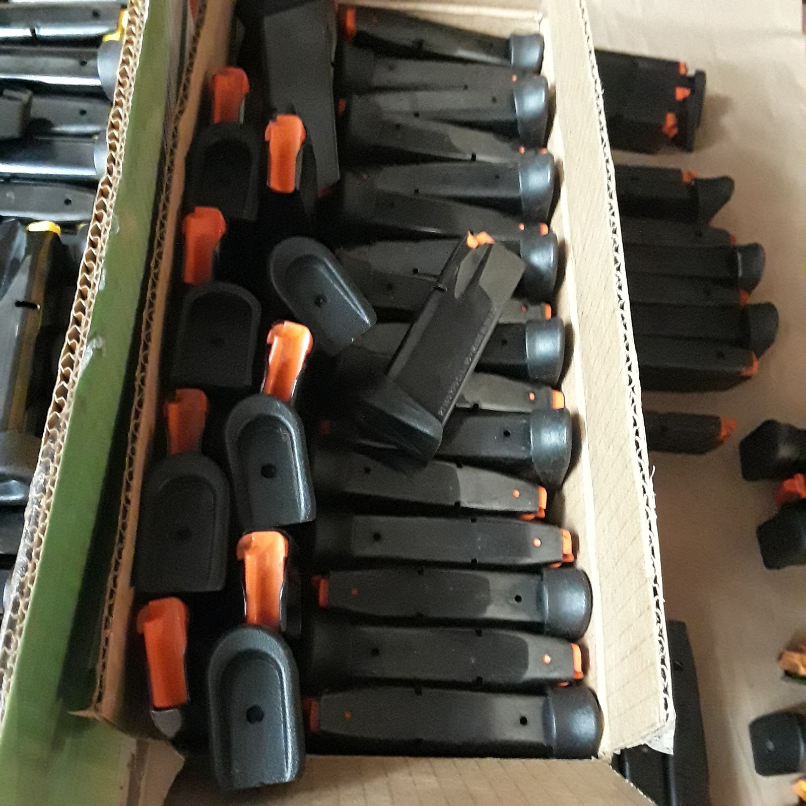 Taurus PT140 Pro .40 S&W 10 Round Factory Original Magazine Taurus PT140 Pro .40 S&W 10 Round Factory Original Magazine