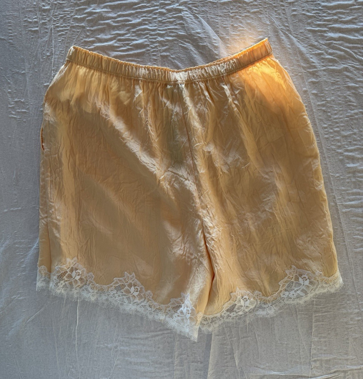 J.CREW Women’s Beige Silk Satin Lace Trim Pull On Shorts Elastic Waist Relaxed J.CREW Women’s Beige Silk Satin Lace Trim Pull On Shorts Elastic Waist Relaxed