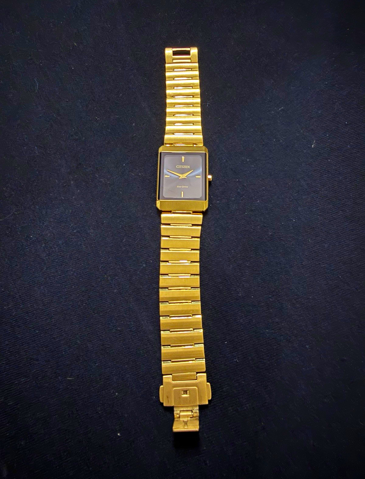 Citizen Eco-Drive Women’s Gold Tone Rectangle Black Dial Bracelet Watch w/Box Citizen Eco-Drive Women’s Gold Tone Rectangle Black Dial Bracelet Watch w/Box