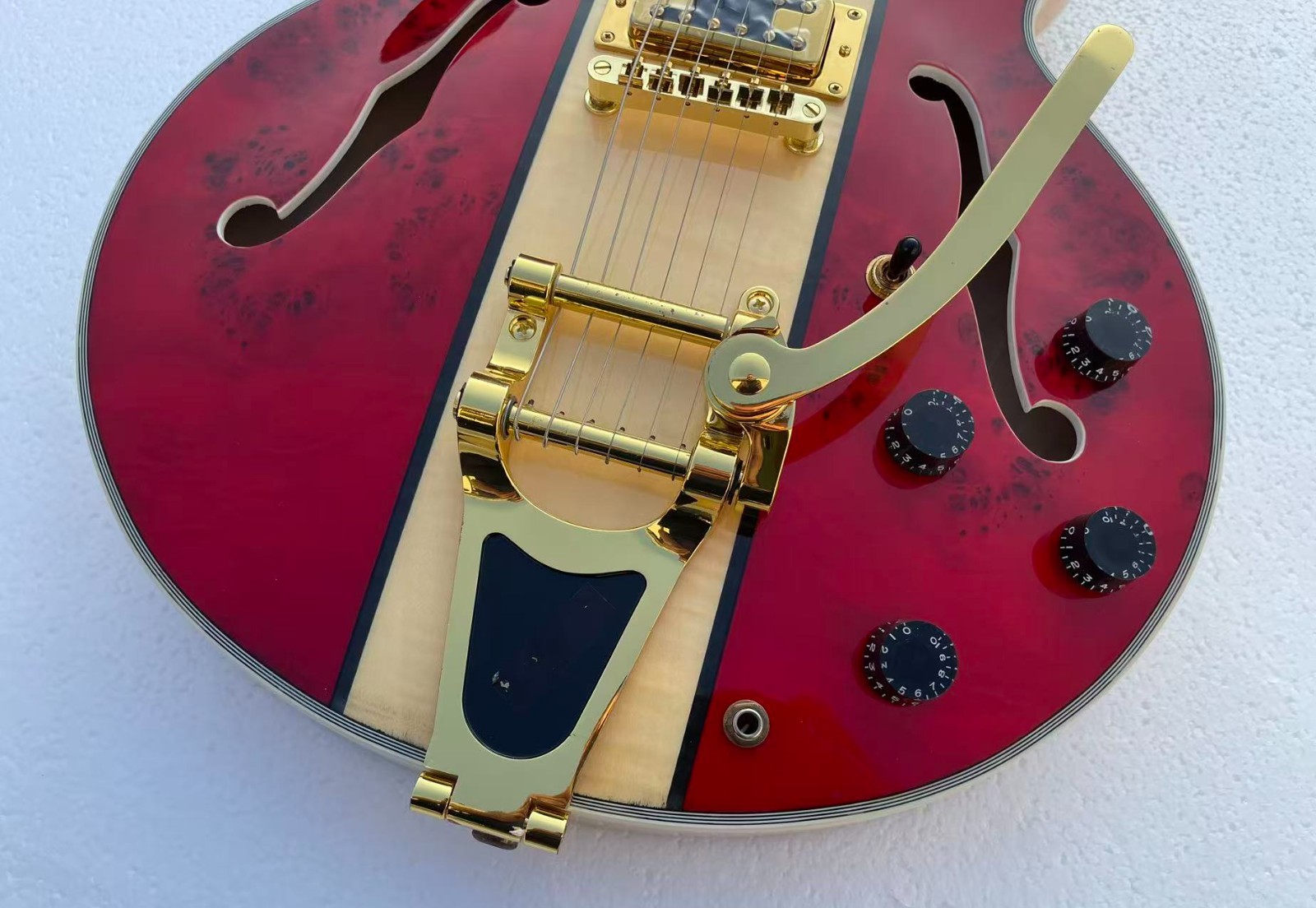 Flaw 6 String Electric Jazz Guitar Semi-Hollowbody BoneNut Glossy Finish Tremolo