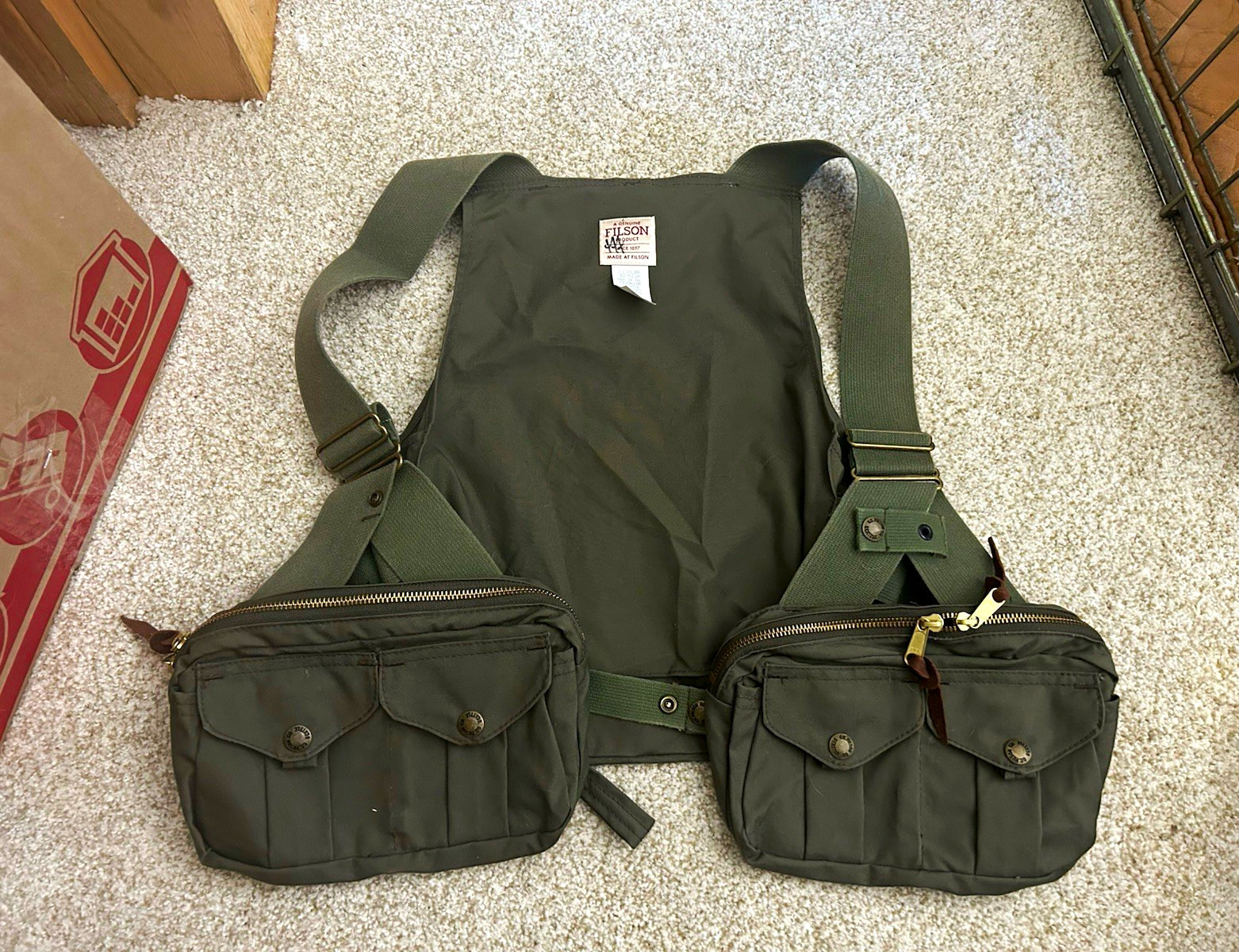 Filson Style 16003 Strap Fly Fishing Vest Green USA Made Regular Vintage Filson Style 16003 Strap Fly Fishing Vest Green USA Made Regular Vintage