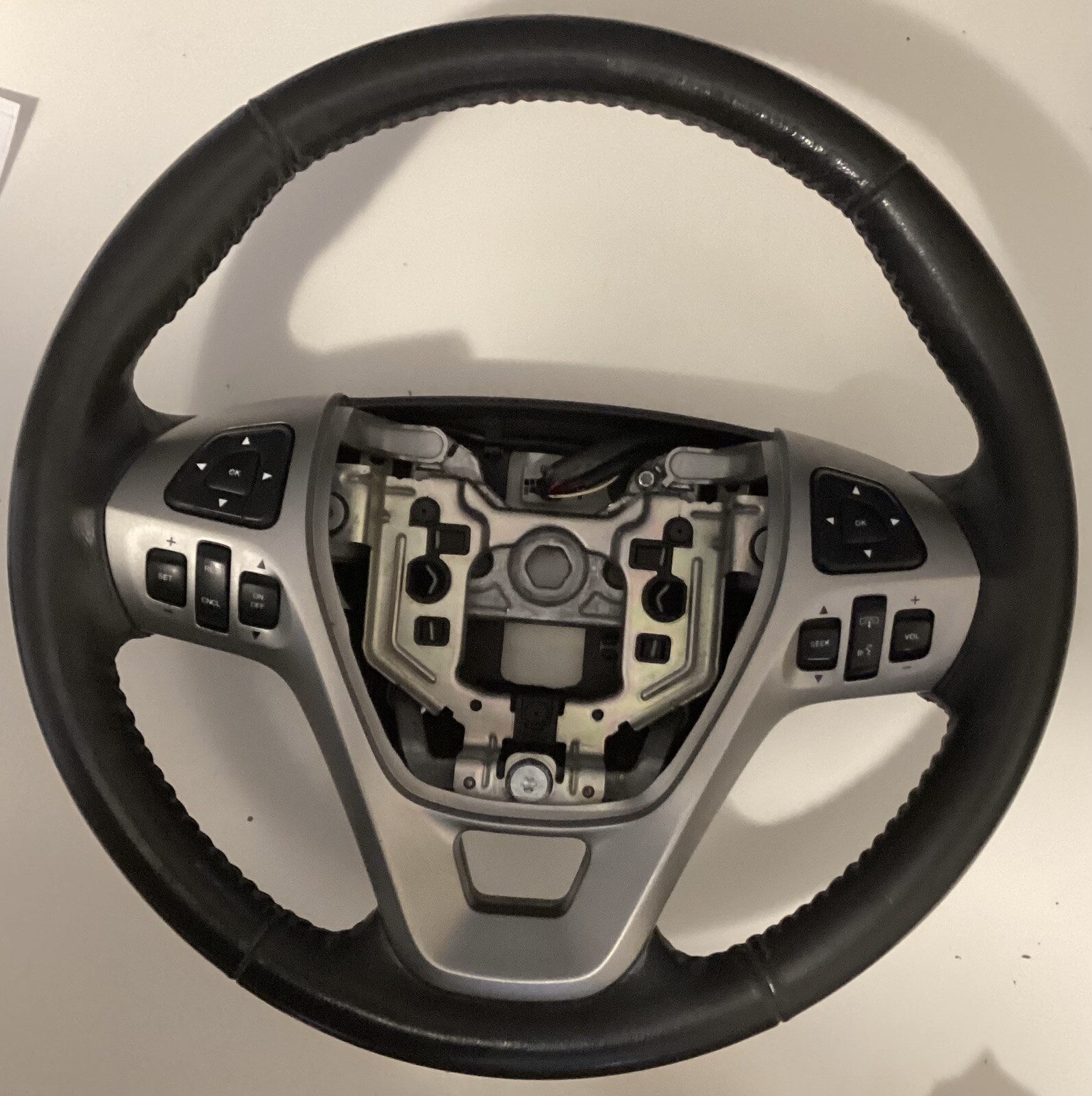 2011-2015 FORD EXPLORER, PIU, LEATHER STEERING WHEEL OEM DG13-3F563-BE35B8