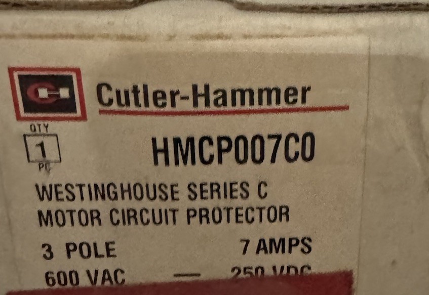 NEW CUTLER-HAMMER HMCP007C0C HMCP 7 AMP CIRCUIT BREAKER Series C *NEW* NEW CUTLER-HAMMER HMCP007C0C HMCP 7 AMP CIRCUIT BREAKER Series C *NEW*