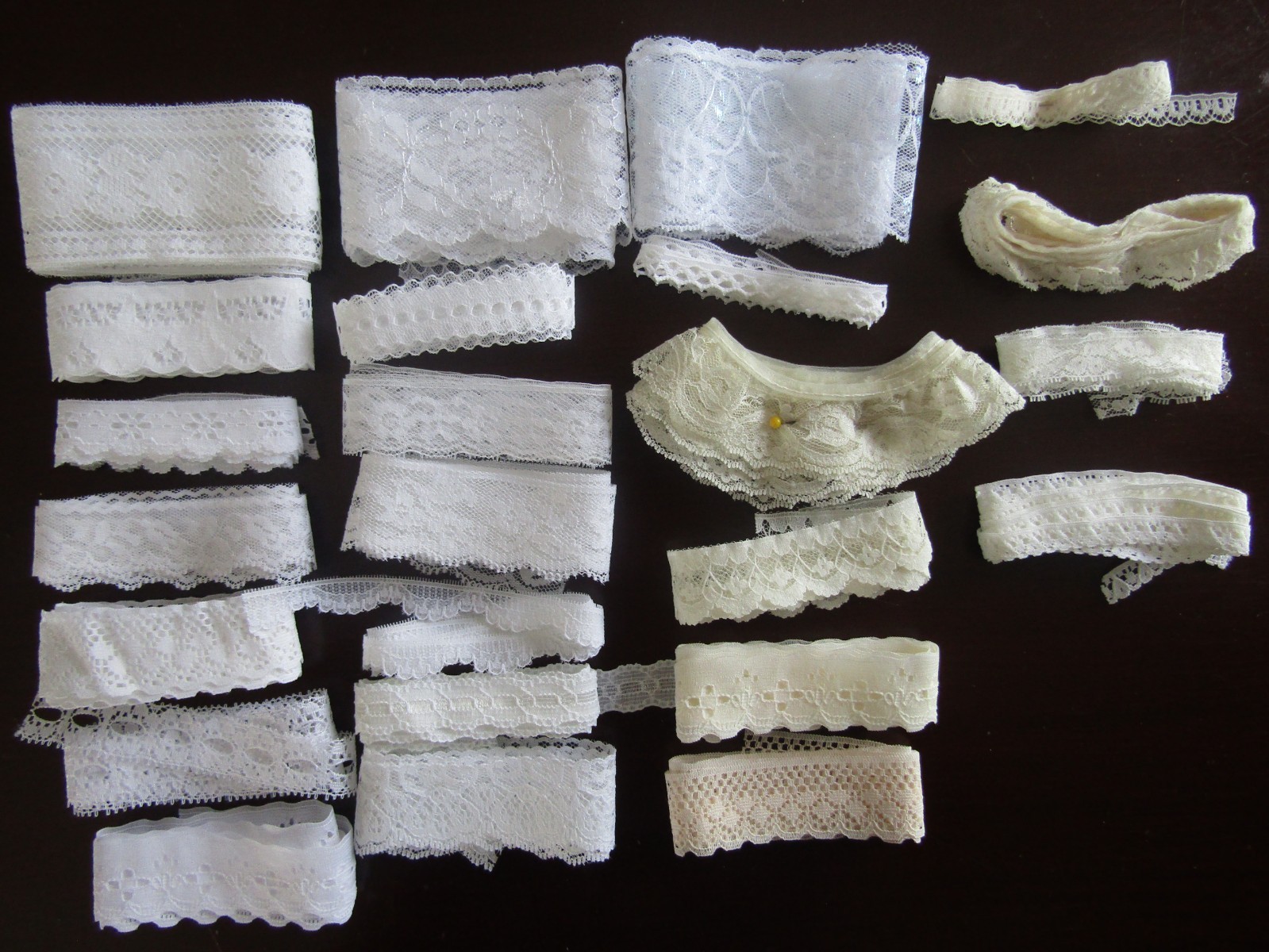 Lot 26 +Yds White & Ivory  Lace/Trims Remnants Sew- J.Journal Doll Crafts New