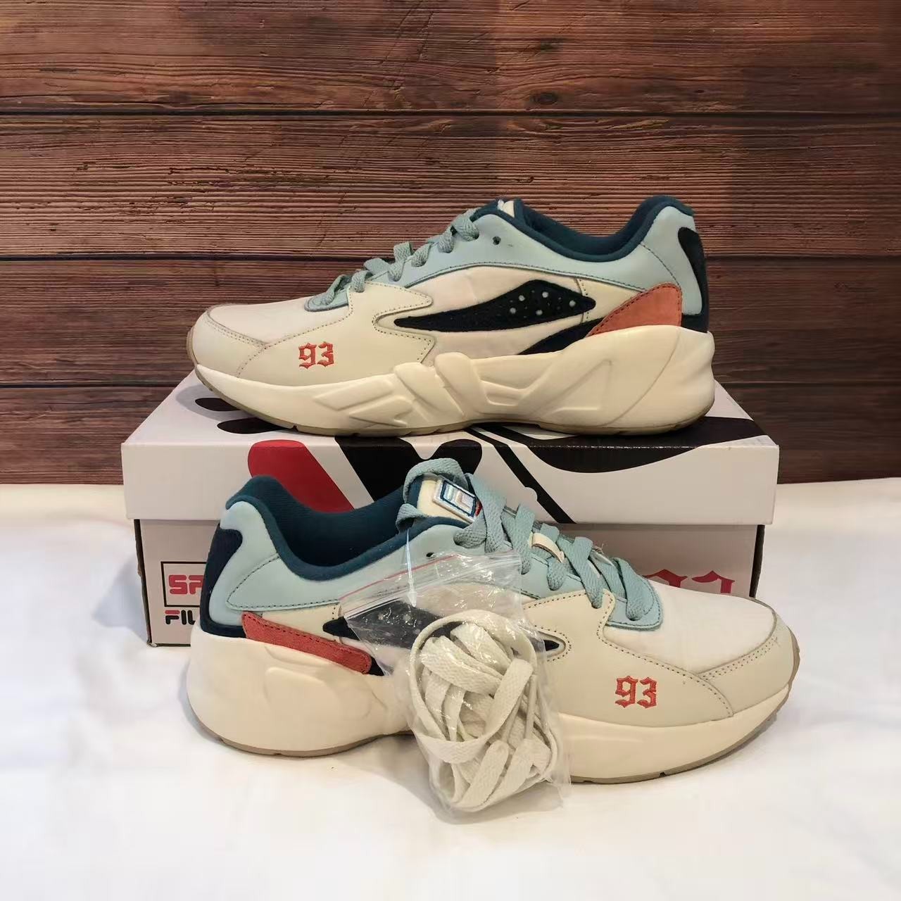 Fila Mindblower x Shoe Palace Men's Low-Top Athletic Shoes 1RM00673-132 Fila Mindblower x Shoe Palace Men's Low-Top Athletic Shoes 1RM00673-132