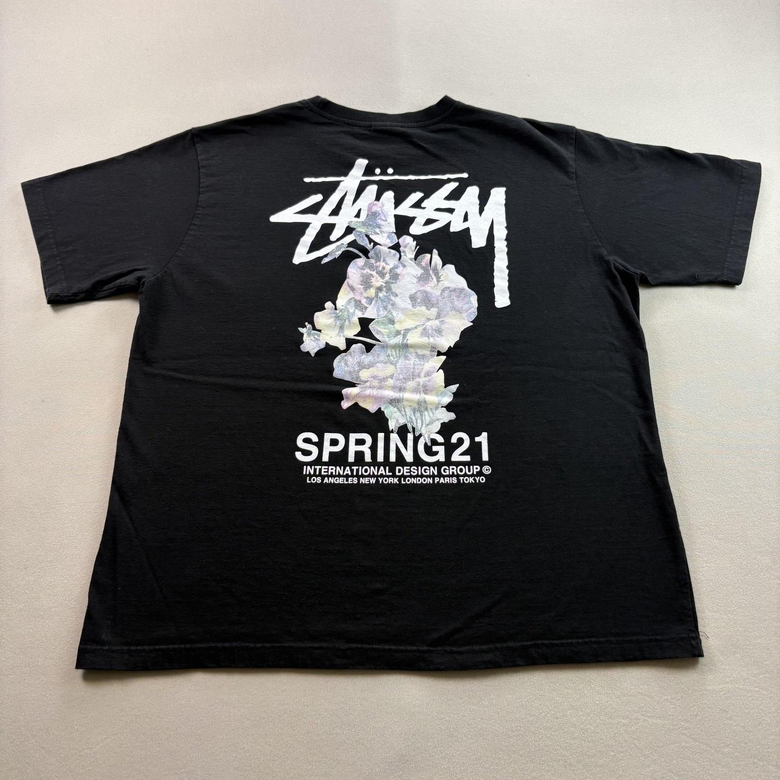 Stussy T-Shirt Mens Large Black Spring 2021 Floral Bouquet Skater Short Sleeve Stussy T-Shirt Mens Large Black Spring 2021 Floral Bouquet Skater Short Sleeve