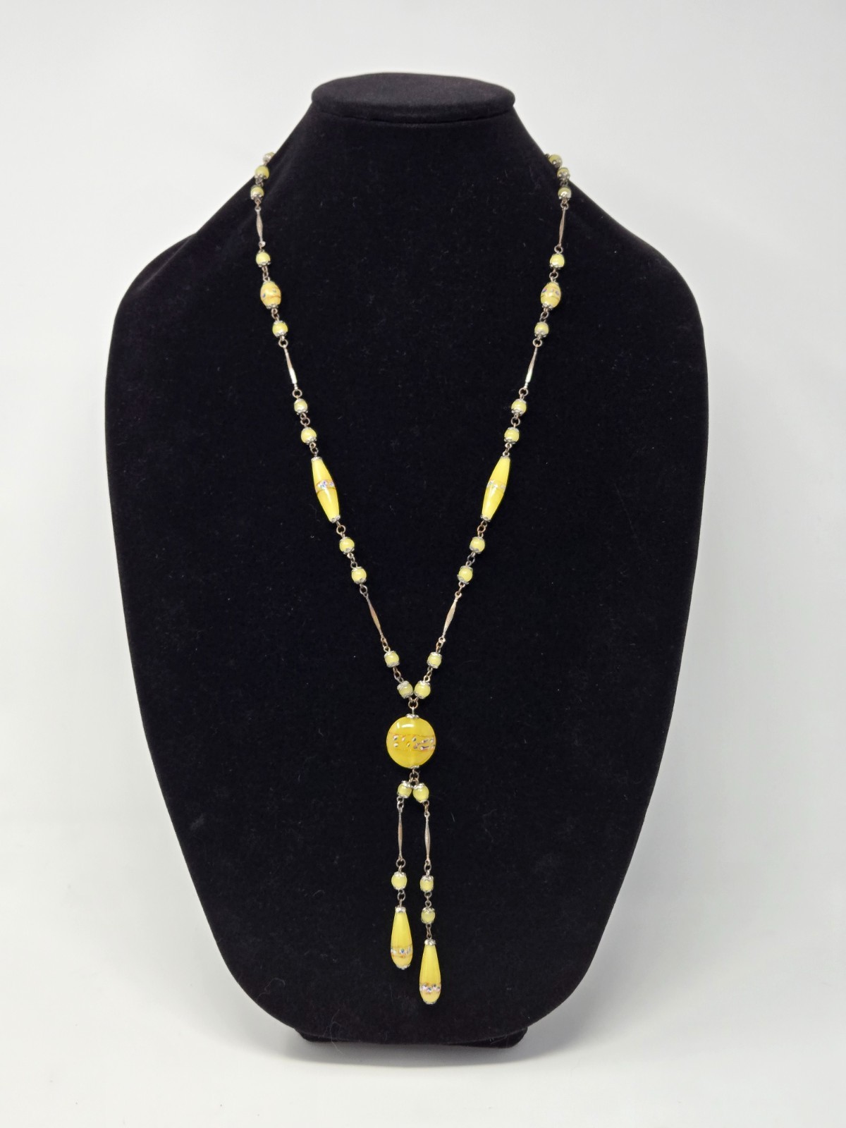 Beautiful Vintage Art Deco Yellow Lavalier Necklace With Decorative Drops Beautiful Vintage Art Deco Yellow Lavalier Necklace With Decorative Drops