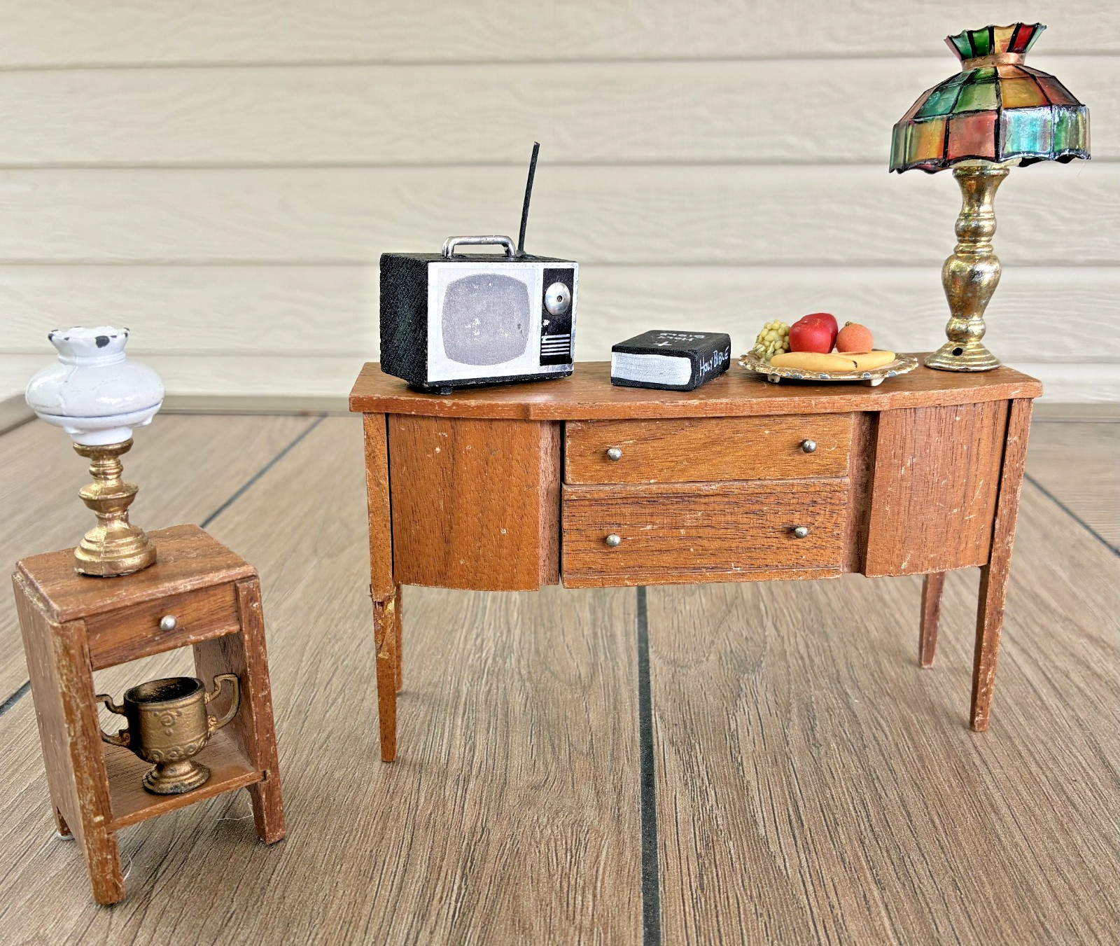 VINTAGE STROMBECKER PLAYTHINGS WALNUT SIDEBOARD BUFFET DOLLHOUSE MINIATURE VINTAGE STROMBECKER PLAYTHINGS WALNUT SIDEBOARD BUFFET DOLLHOUSE MINIATURE